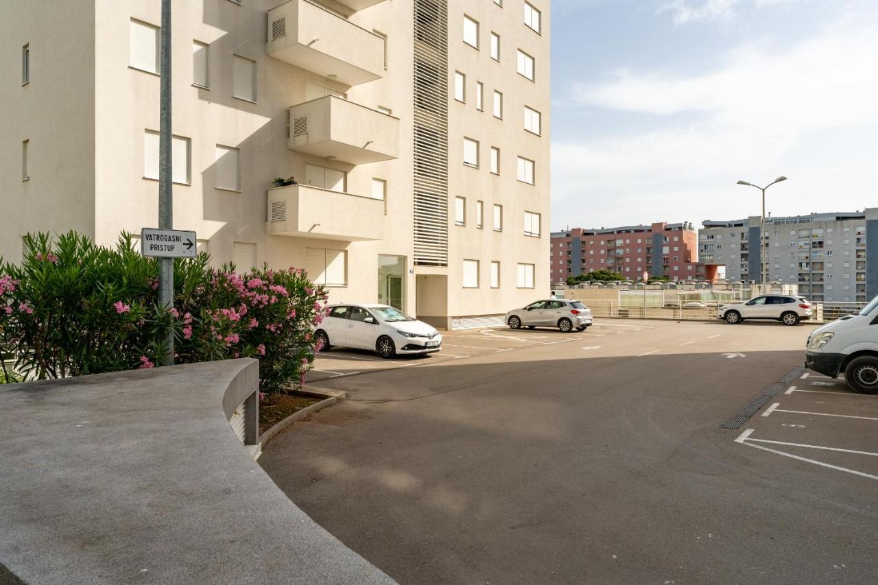 City Lux Apartment 1- With Garage And Balcony 자다르 외부 사진